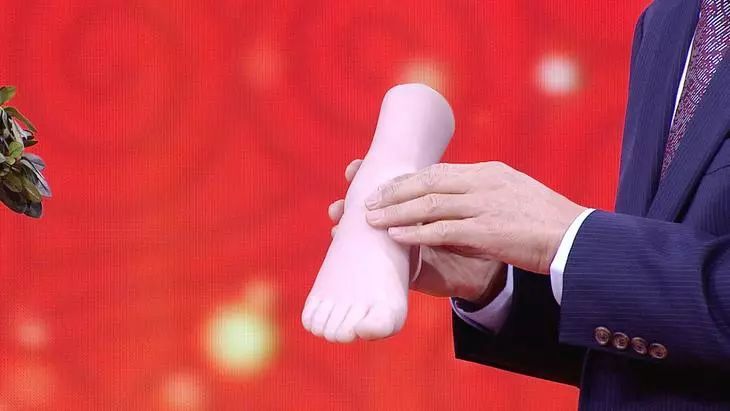 腿疼脚麻走不动可能是血管堵了,腿疼是血管不通畅造成的吗