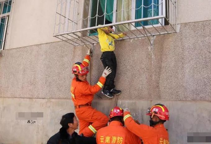 《烈火英雄》入选中小学生推荐观影影片，800字观后感你准备好了吗？