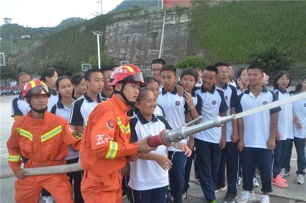 《烈火英雄》入选中小学生推荐观影影片，800字观后感你准备好了吗？