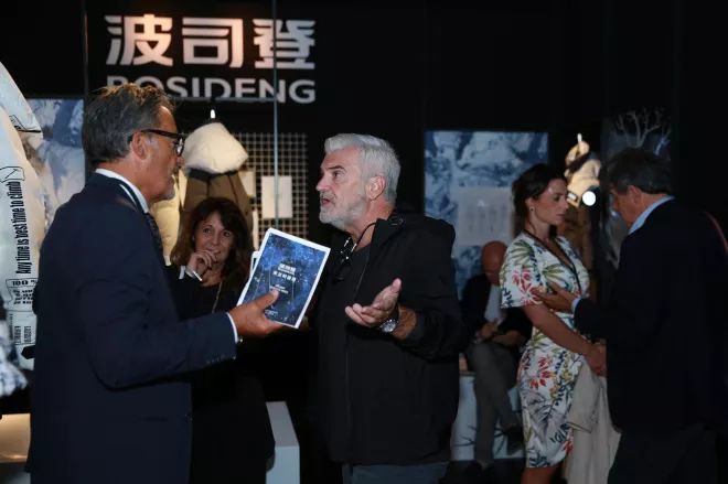 43年沉淀!从纽约到米兰,波司登这次搞大了