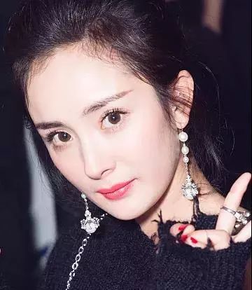 南有萧亚轩，北有杨幂，她们的撩汉秘诀其实在这里