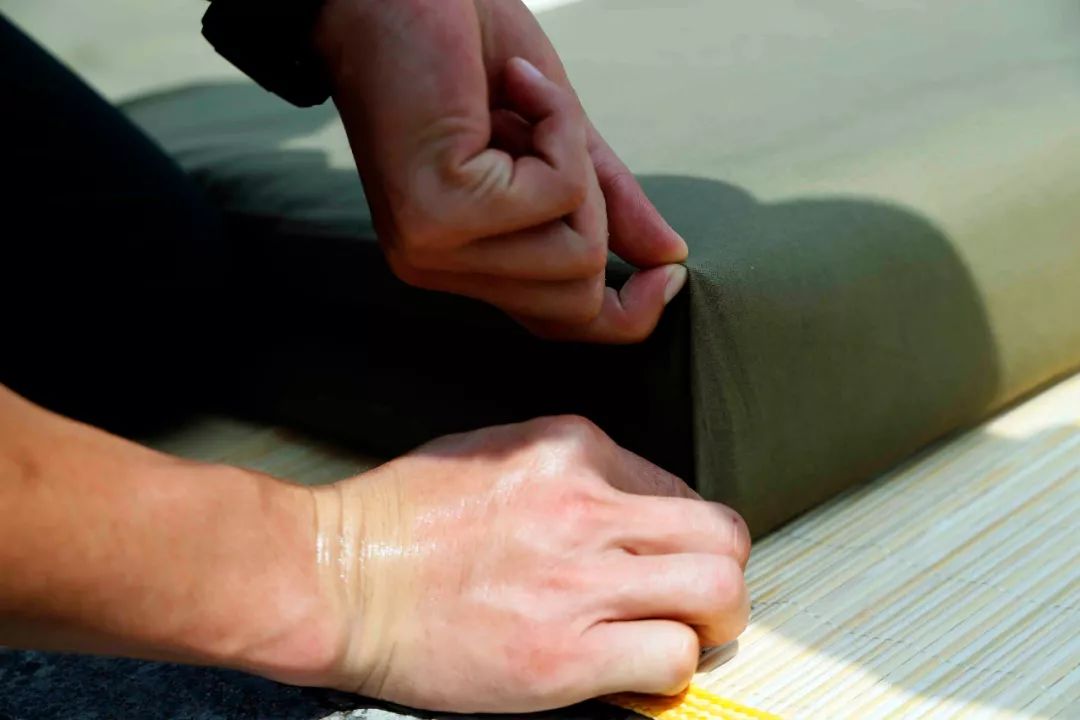 豆腐块叠被技巧,怎么叠军被豆腐块