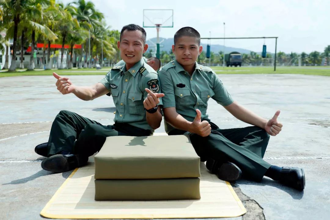 豆腐块叠被技巧,怎么叠军被豆腐块