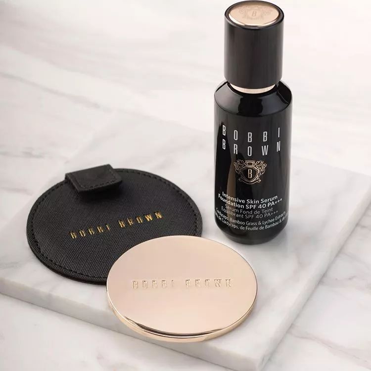 干皮粉底液持久不脱妆秋冬,干皮女孩的护肤品