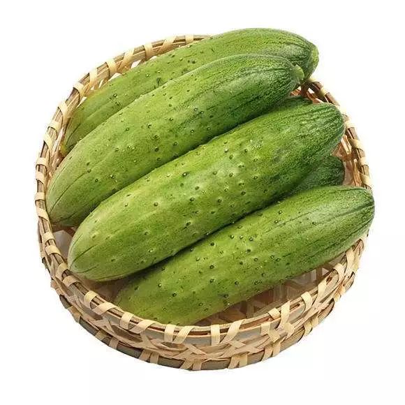 八九十年代的东北农村，家家户户门前的那口酱缸，几乎包揽了整年的餐桌风味