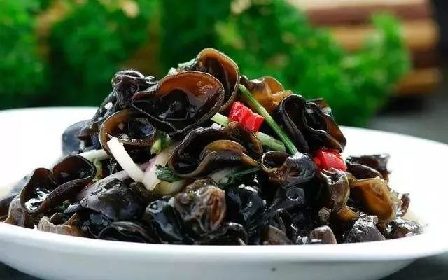 吃了一盘家常菜女子肝脏缩一半,女子吃了这道家常菜肝脏缩了一半