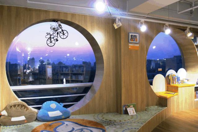 亲子阅读体验馆馆藏绘本多吗,沉浸式图书馆探馆