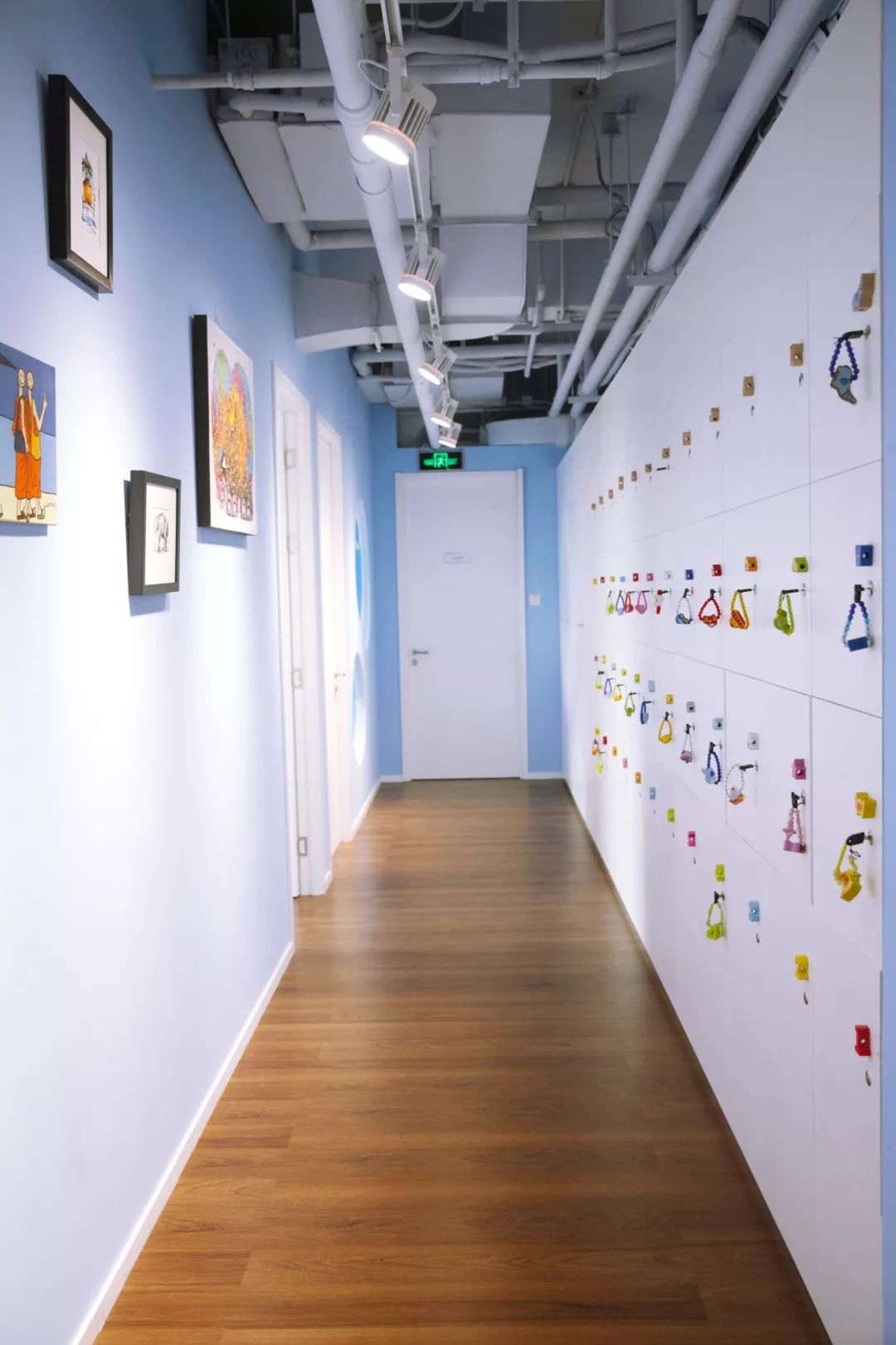 亲子阅读体验馆馆藏绘本多吗,沉浸式图书馆探馆