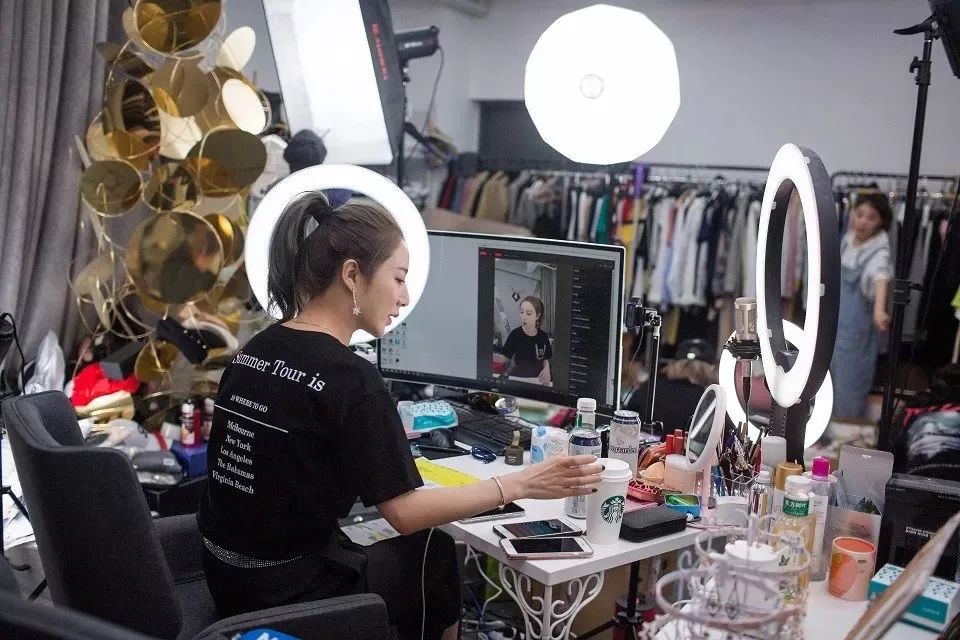 薇娅直播卖火箭,薇娅翻车后不为人知的秘密