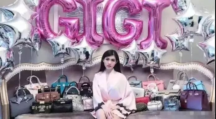 “那个总在朋友圈炫富的女孩,昨晚自杀了”