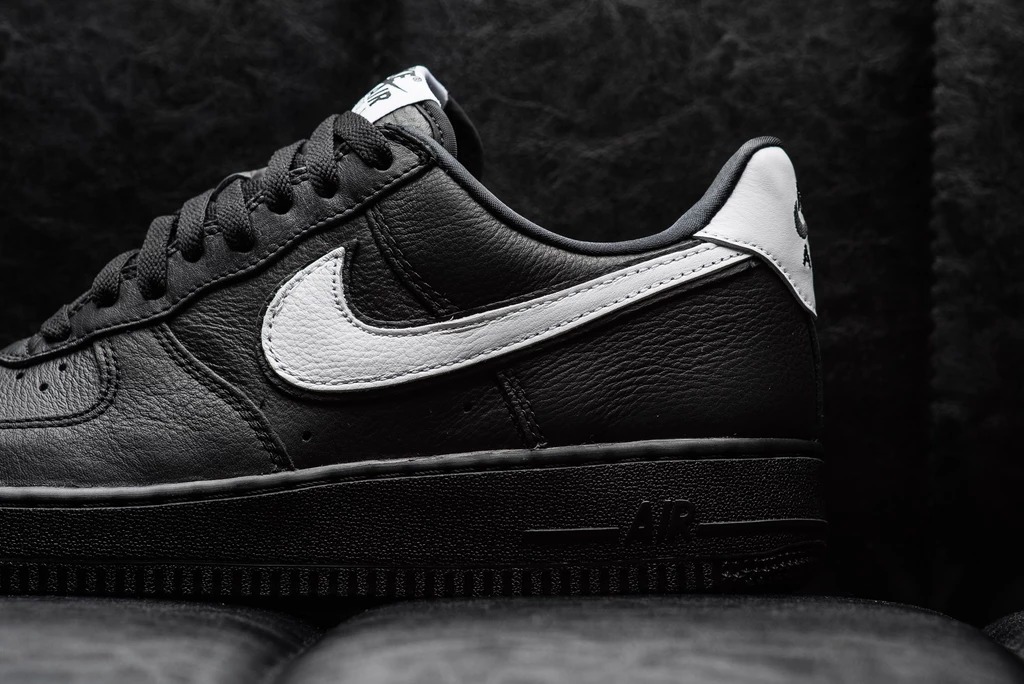 airforce1纯白脏一点穿更好看,airforce1解构黑色2018