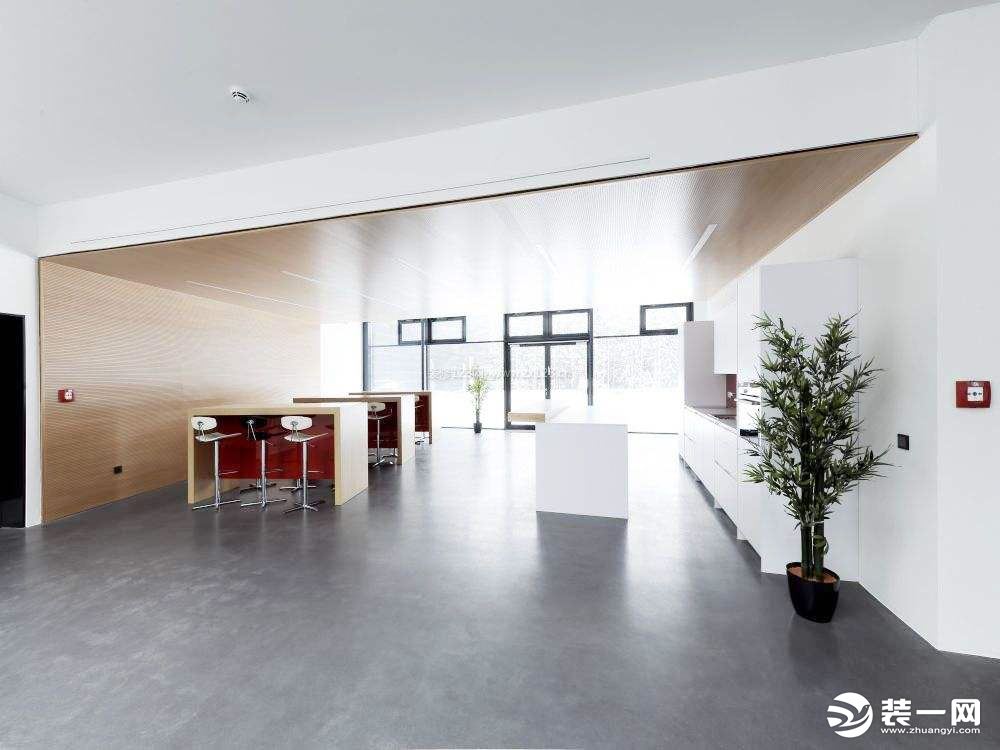 室内水泥地面开裂是怎么造成的,外墙水泥裂缝怎么回事