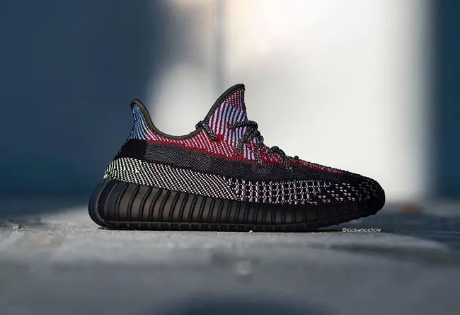 yeezy350黑红搭配,yeezy350v2荧光绿非反光评测