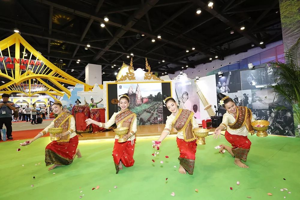 看！好多小姐姐小哥哥在东盟“魅力之城”欢歌热舞！还有开放日最全攻略哦