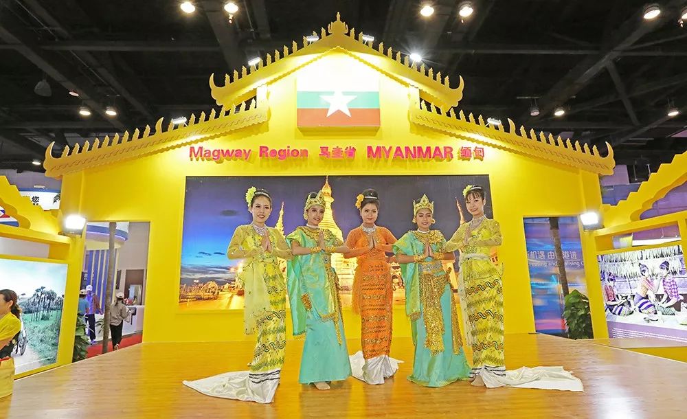 看！好多小姐姐小哥哥在东盟“魅力之城”欢歌热舞！还有开放日最全攻略哦