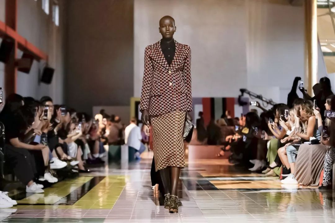 锁定每一个精彩时刻,锁定这8场秀就能包揽全年爆款