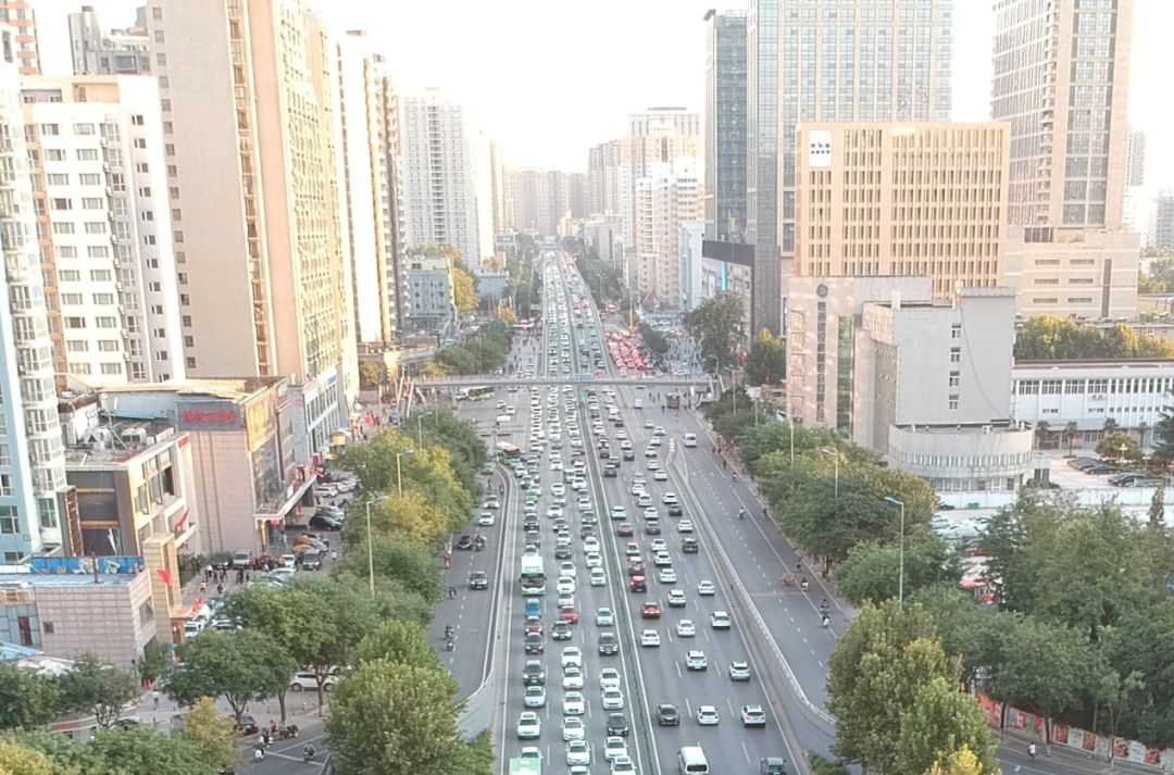 交警中队召开缓堵保畅部署会,交警减量控大缓堵保畅