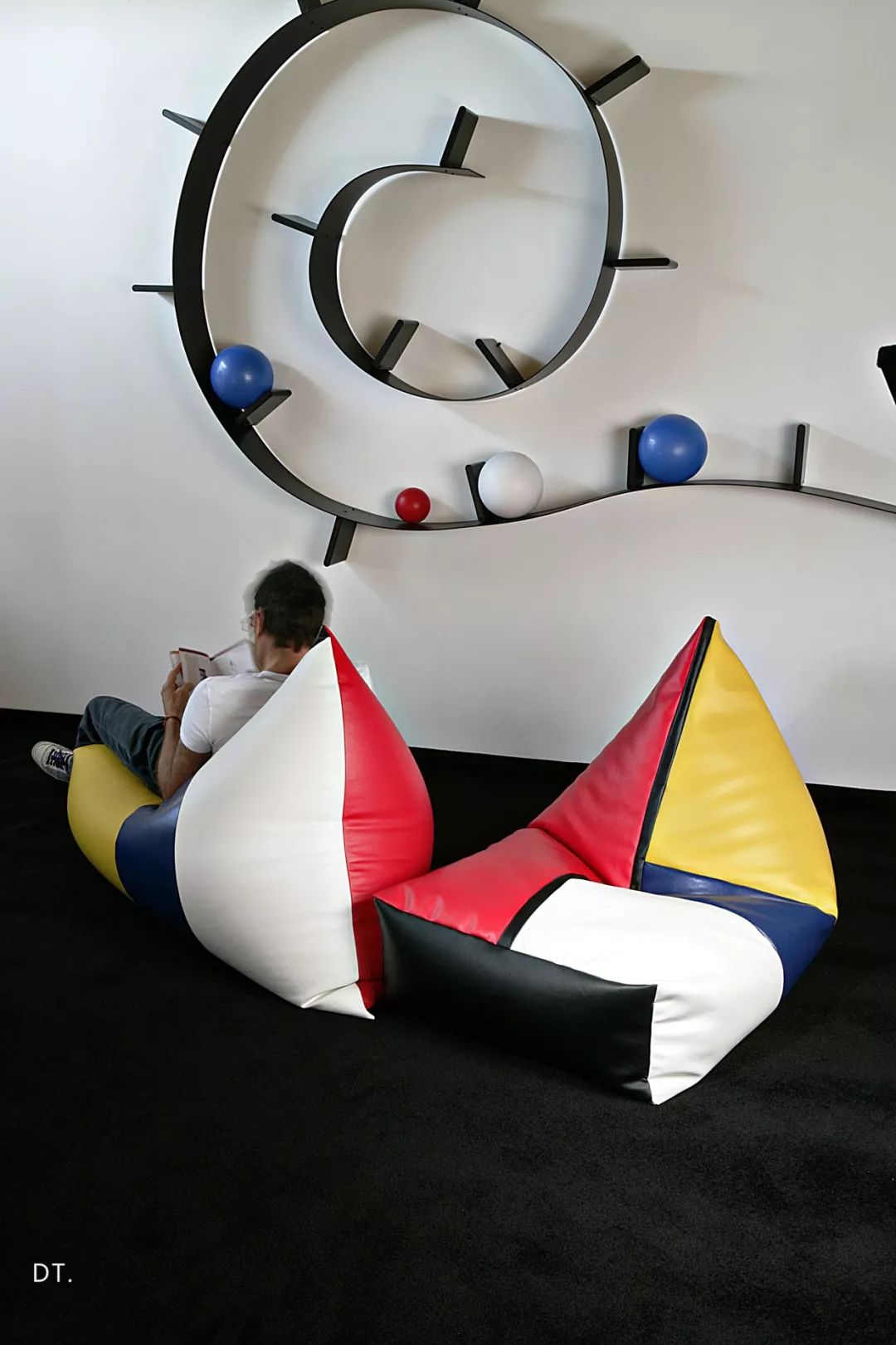 蒙特里安设计师,蒙德里安设计手法