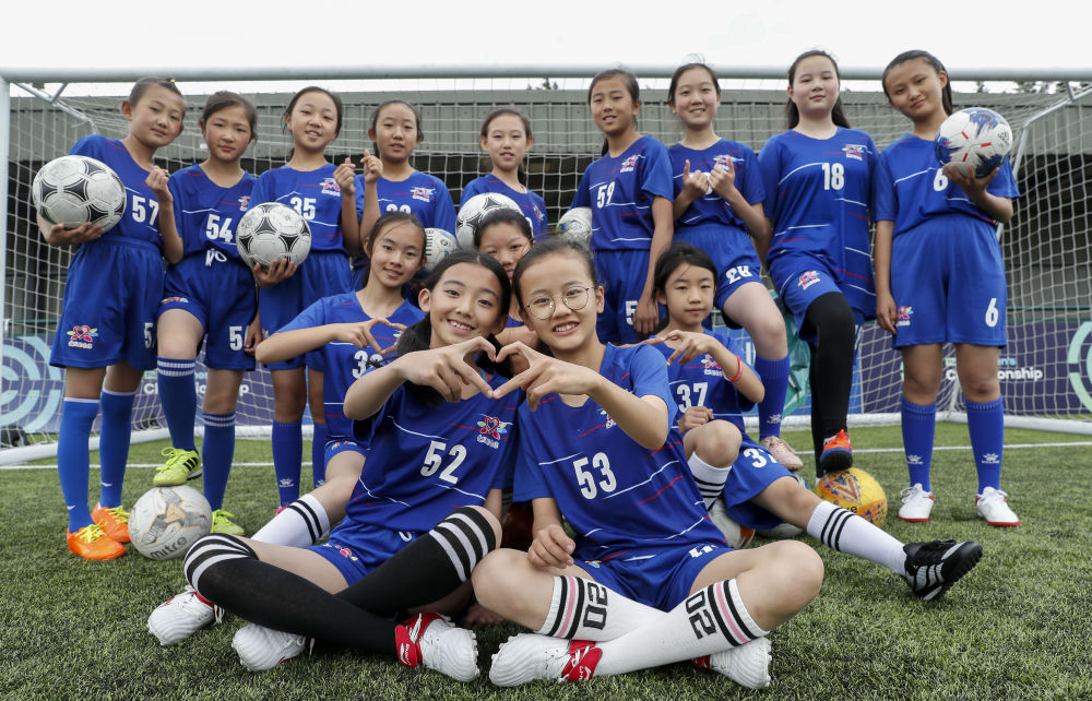 和羊羔踢球的女孩儿——从兰州榆中县大山深处到英国赛场