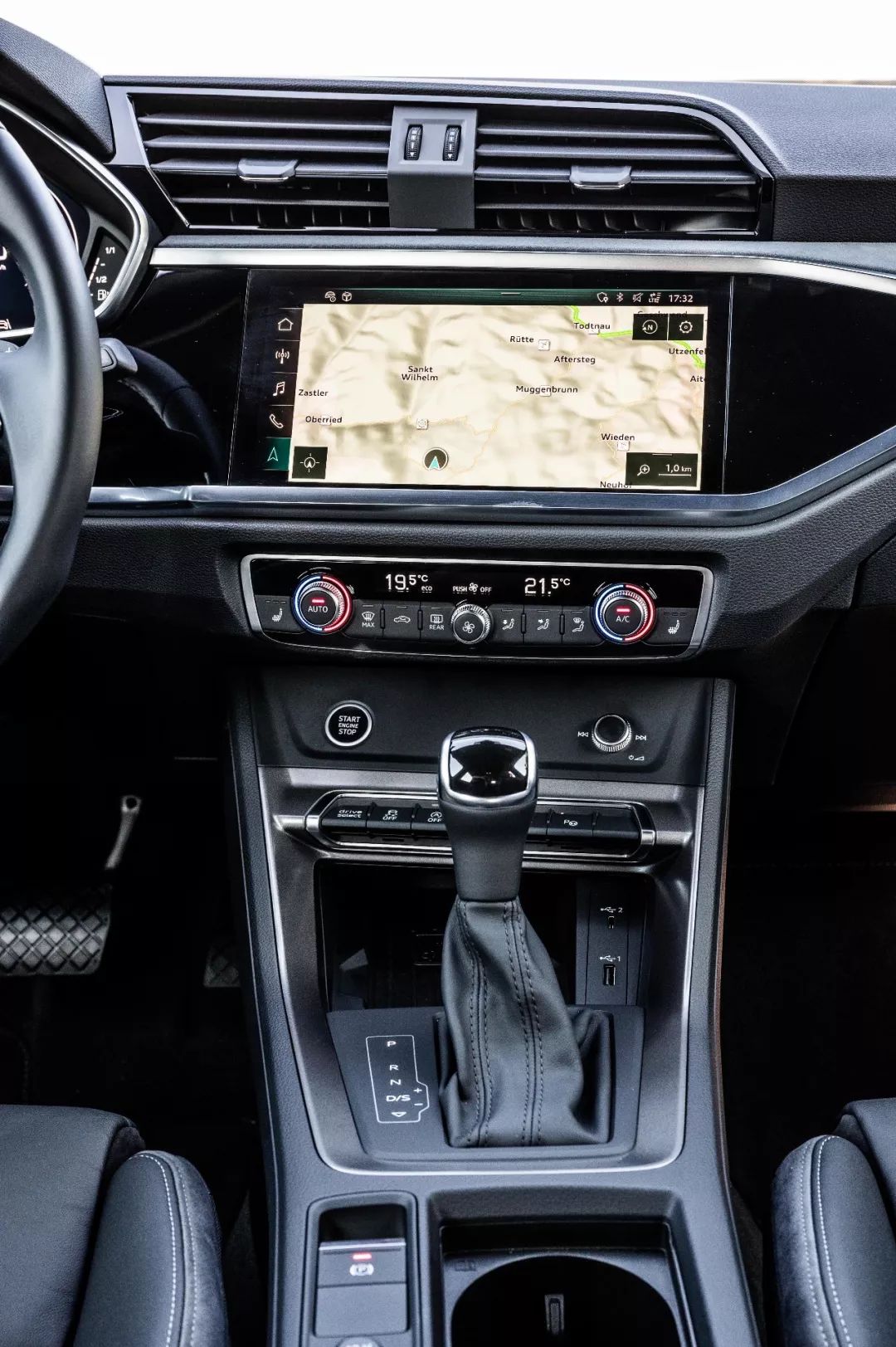 奥迪q32022款35tfsi时尚动感型,奥迪q3sportback落地价