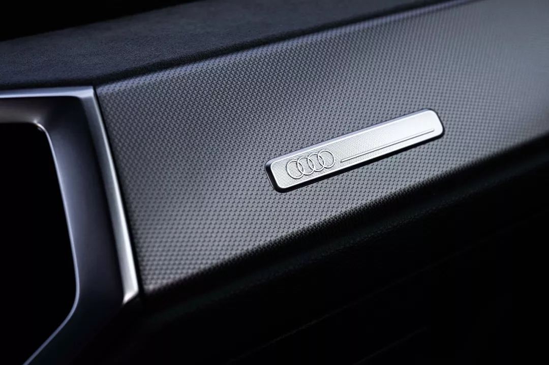 奥迪q32022款35tfsi时尚动感型,奥迪q3sportback落地价