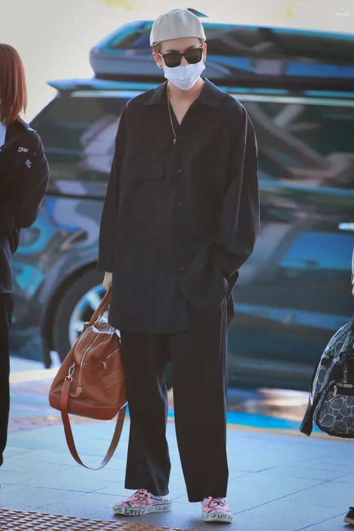 李宇春登《芭莎男士》十月刊封面;NINEPERCENT二专《限定的记忆》9月26日上线;《明星大侦探5》第一期在厦门开始录制