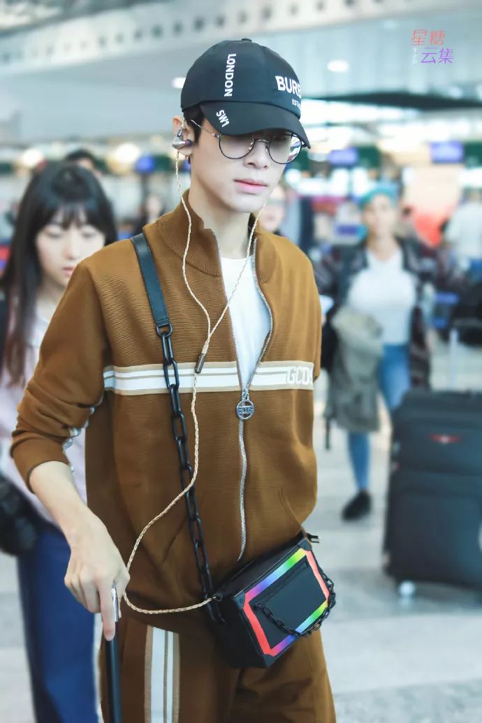 李宇春登《芭莎男士》十月刊封面;NINEPERCENT二专《限定的记忆》9月26日上线;《明星大侦探5》第一期在厦门开始录制