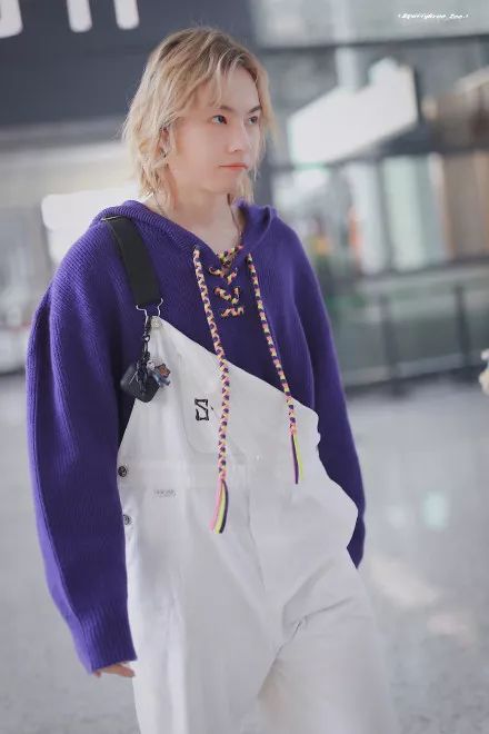 李宇春登《芭莎男士》十月刊封面;NINEPERCENT二专《限定的记忆》9月26日上线;《明星大侦探5》第一期在厦门开始录制