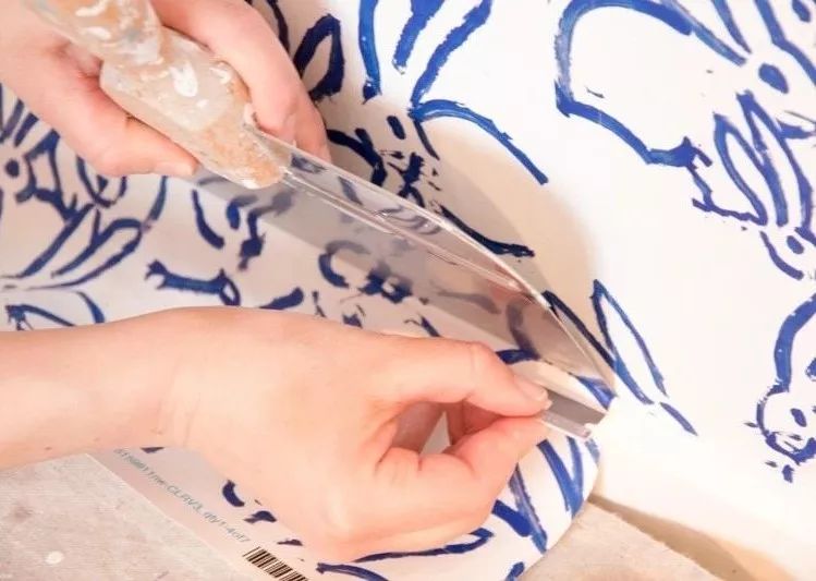 黄色墙壁脏了怎么消除小妙招,白色的墙壁脏了重刷怎么弄