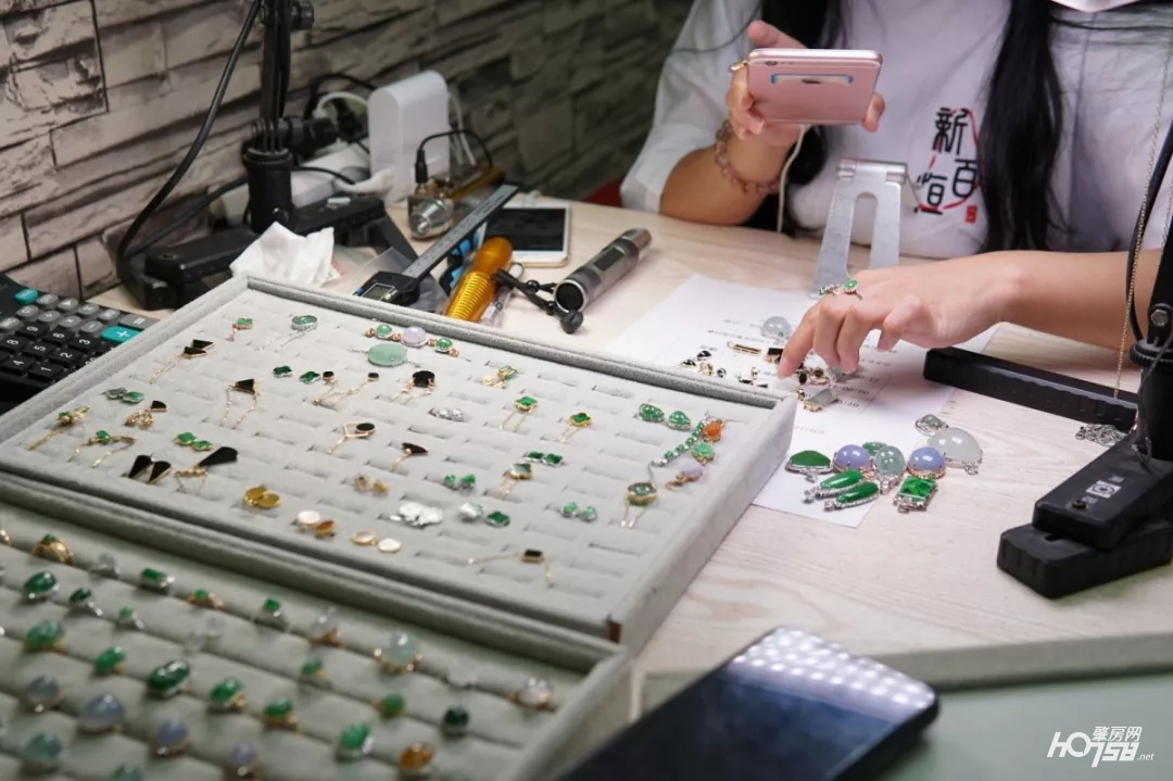 直播超过20万人观看,每天直播观看人数2000多