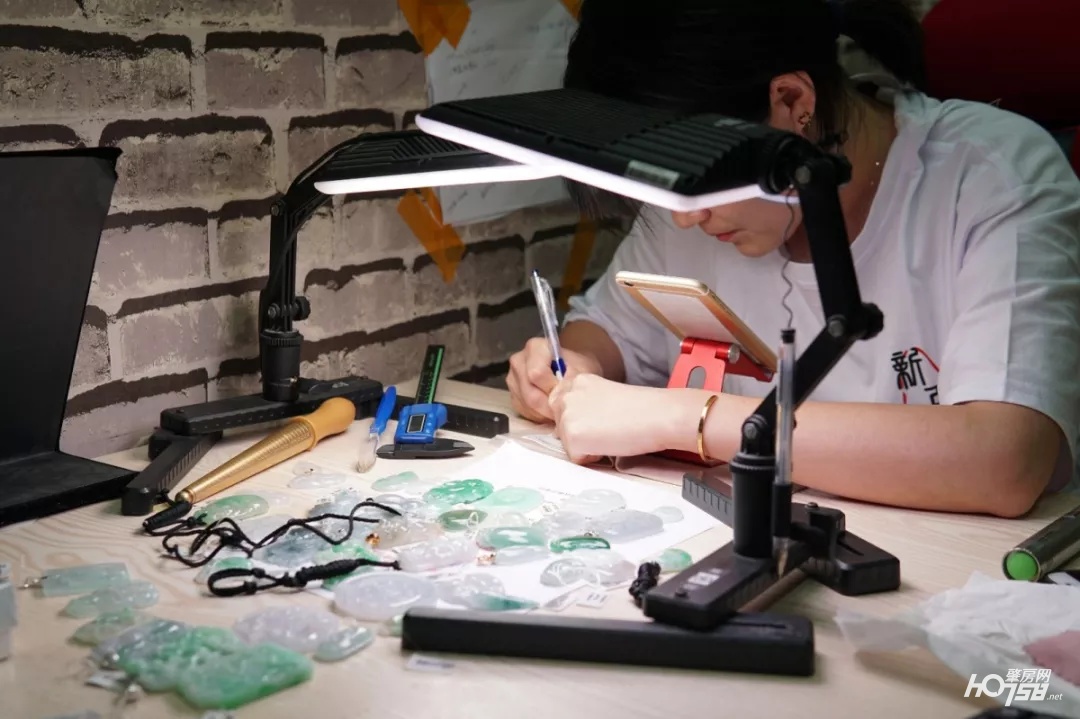 直播超过20万人观看,每天直播观看人数2000多