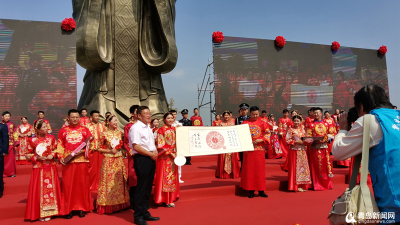 70对新人集体婚礼活动圆满完成,70对新人集体婚礼视频