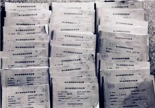 公安机关5年破获经济犯罪近40万起,警察32年破获上千起刑事案件