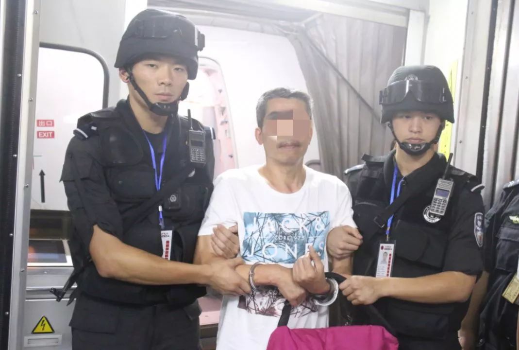 公安机关5年破获经济犯罪近40万起,警察32年破获上千起刑事案件