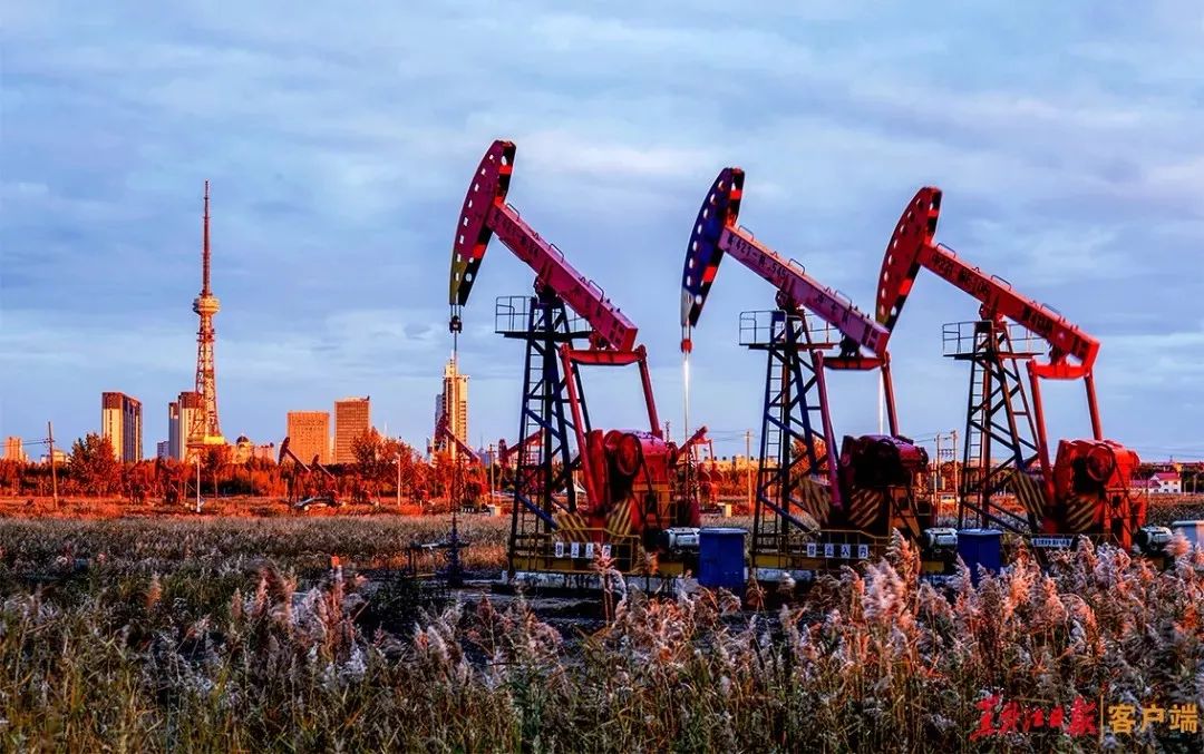 大庆100首歌曲,大庆油田十首诗