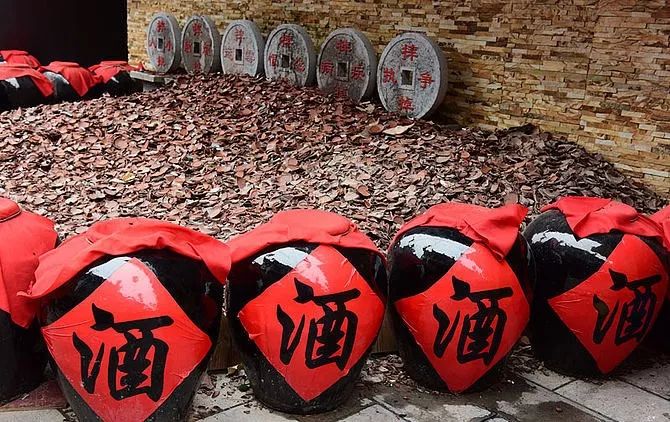 喜迎国庆醉美土楼|借问酒家何处有?拳王争霸风情街!我有酒,你有故事吗?