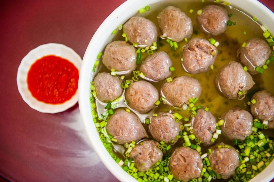 喜迎国庆醉美土楼|借问酒家何处有?拳王争霸风情街!我有酒,你有故事吗?