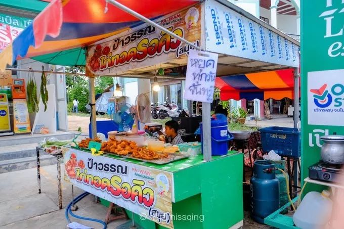 泰国曼谷旅游买青草膏,去泰国旅游带回的青草膏是真的吗