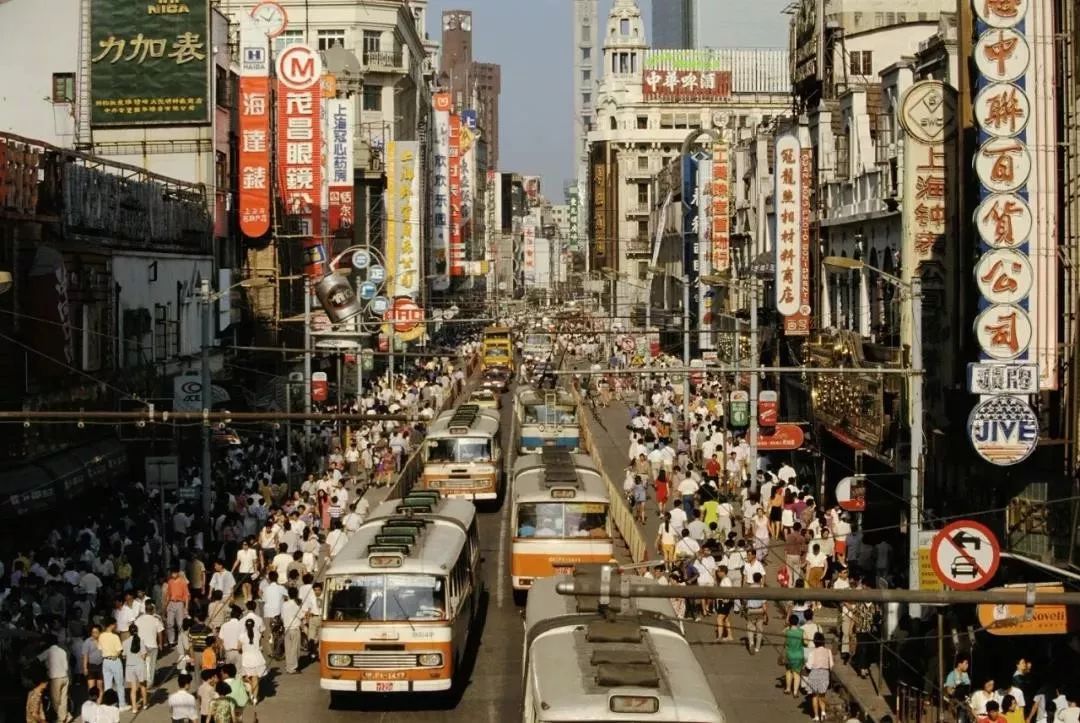 中国的两个超市哪个最好逛,中国两家超市盈利