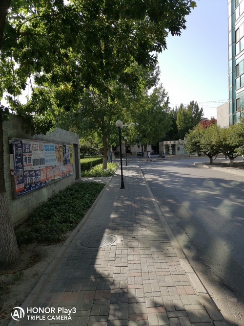 谁才是千元之内的拍照王者荣耀Play3VSRedmiNote8