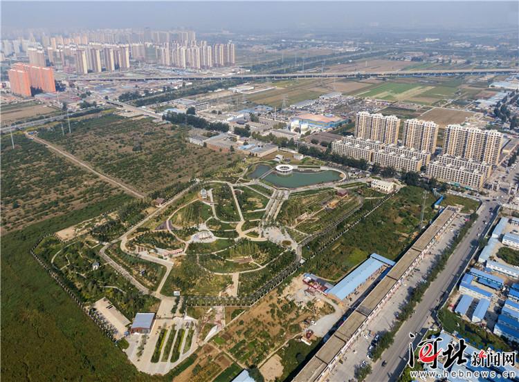 石家庄西兆通公园国庆开园,三只蝴蝶飞舞