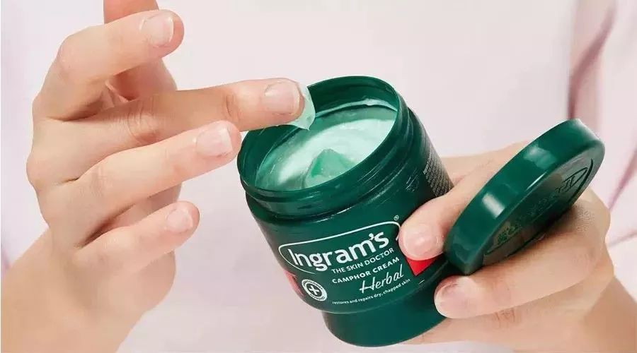 爸妈的手脚布满了老茧,手足干裂是什么前兆