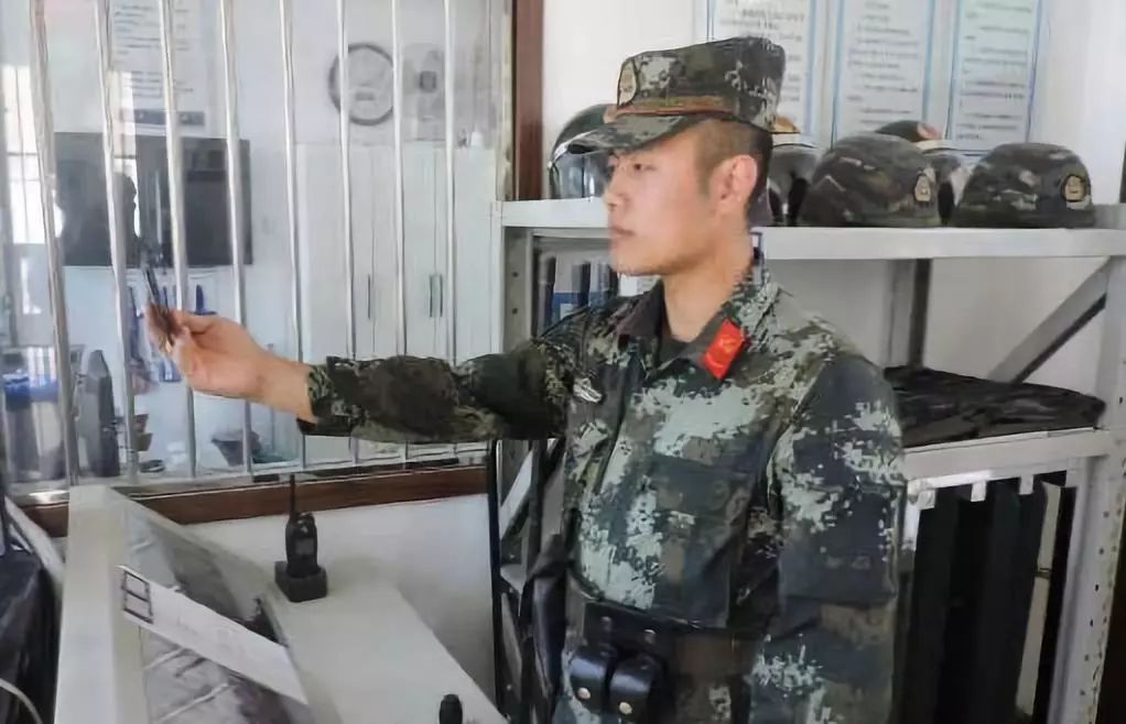 最美的年华在军营,最美的青春在军营