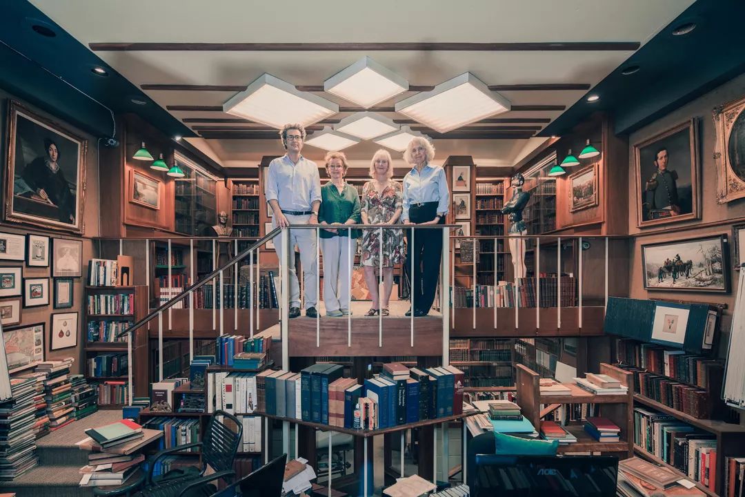 书店肖像摄影师,书店摄影人像