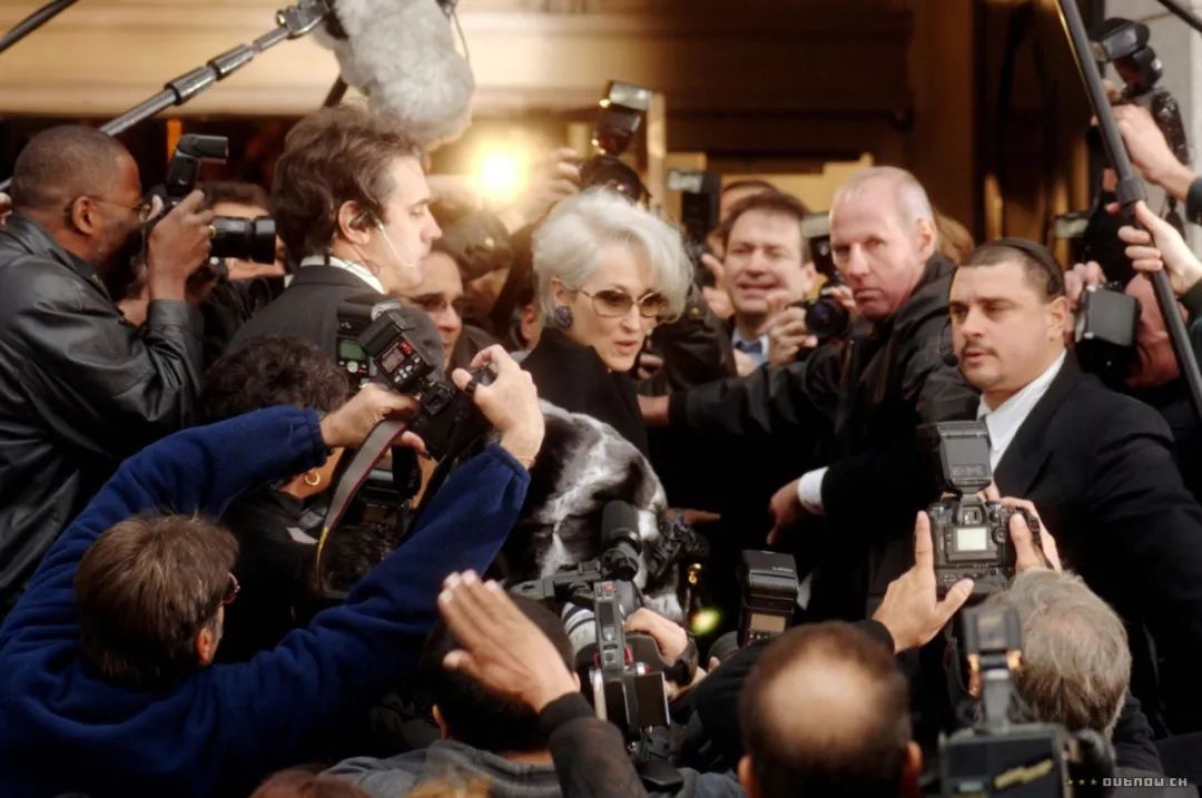 穿什么更时尚,穿什么衣服很时髦好看女生