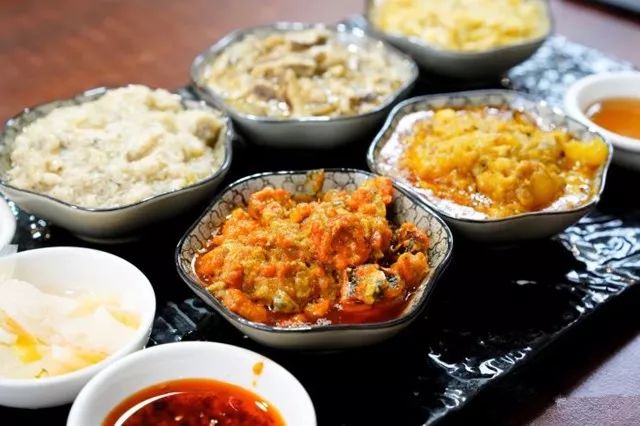 攻略来了！当上海人拿起醋和姜丝，全城的大闸蟹都充满了忧伤…