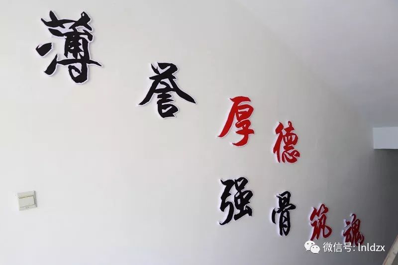 国企党建新要求党建文化墙,社区党建文化墙营造党建宣传氛围