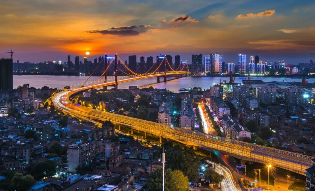 凭是什么读音,凭什么是谁的歌