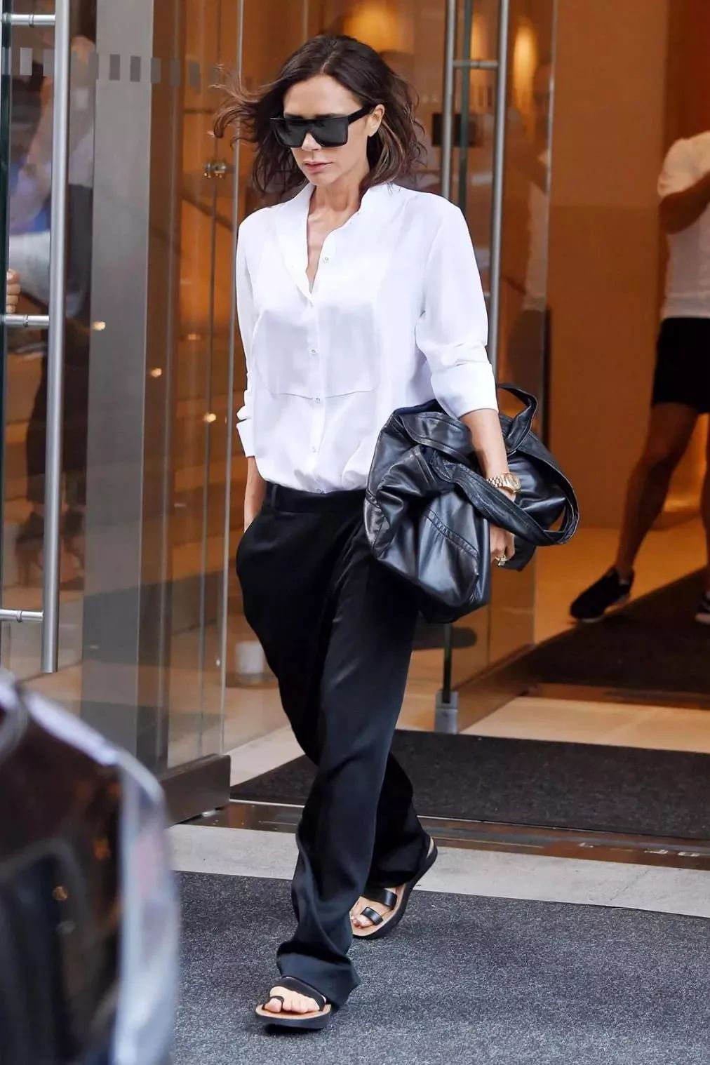 懒癌患者的福音！不怕脏，不会皱的黑科技衬衫，简约又时尚