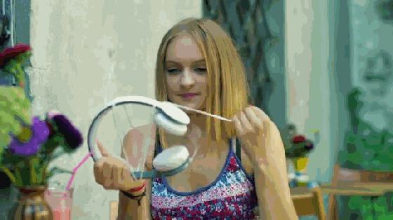 年纪轻轻就耳背?这样做有损听力